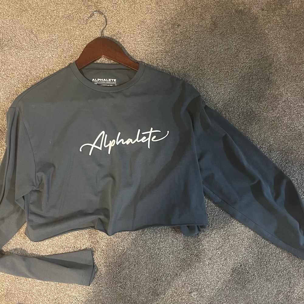Alphalete cropped tee - small